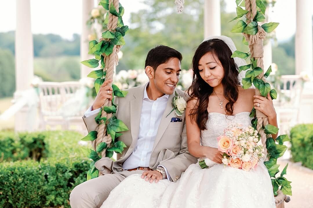 couples portrait at froyle park