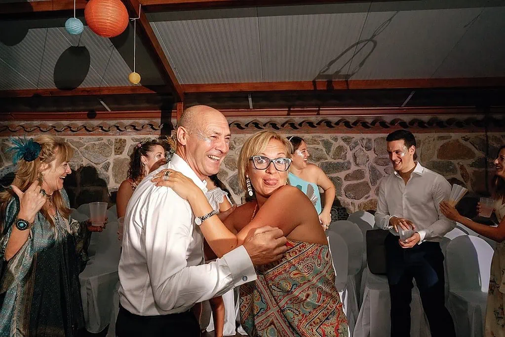 father of the bride dancing at the wedding in Finca el Venero